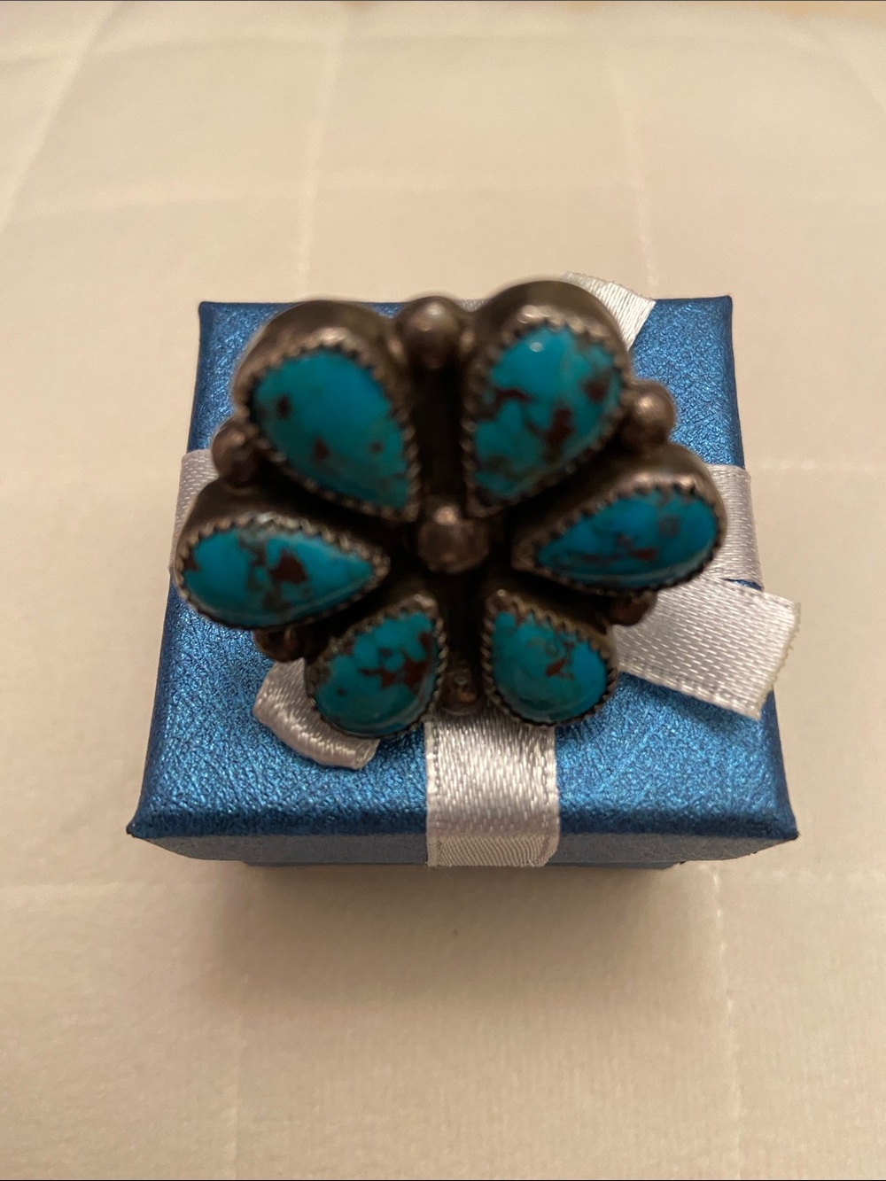 Vintage Native American Turquoise Cluster Flower Ring - Picture 6 of 10